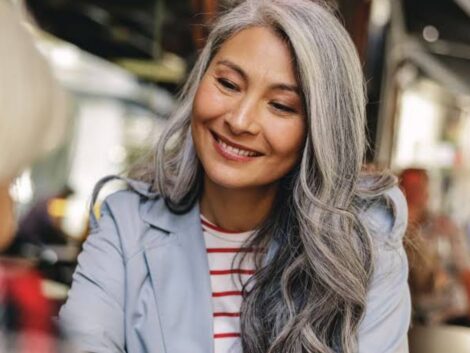 Is-balayage-better-than-highlights-for-graying-hair