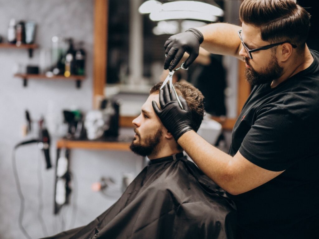 How-can-men-maintain-their-haircuts-with-active-lifestyles