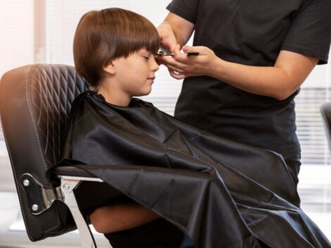 How-do-parents-and-hairstylists-collaborate-to-choose-gender-neutral-haircut-styles-for-children