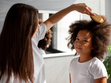 Are-there-specific-maintenance-routines-for-different-haircut-textures-such-as-curly-or-straight-hair