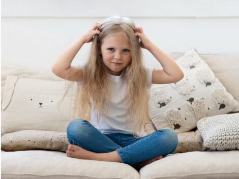 How-can-parents-address-common-hair-issues-like-tangles-frizz-or-dryness-in-children