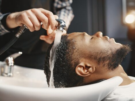 How-do-customers-respond-to-gender-neutral-haircut-options-at-barbershops