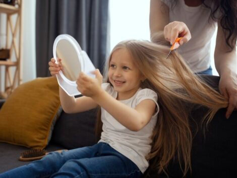 How-can-parents-handle-challenges-such-as-a-toddlers-movement-during-haircuts