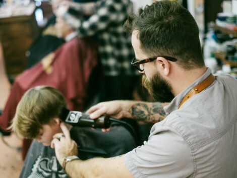 How-do-childrens-haircut-salons-engage-children-to-make-the-experience-enjoyable